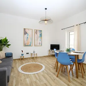 https://a42-trindade-apartment-in-lagos-8600-513.hotelaalgarve.com