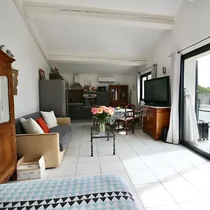 https://duplex-vue-mer-plage-de-saint-clair.fr-provencehotel.com